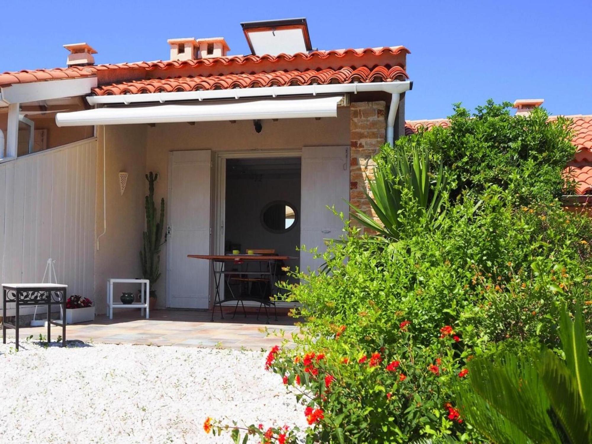Pretty Tiny House With Sea View, Le Lavandou Exterior photo